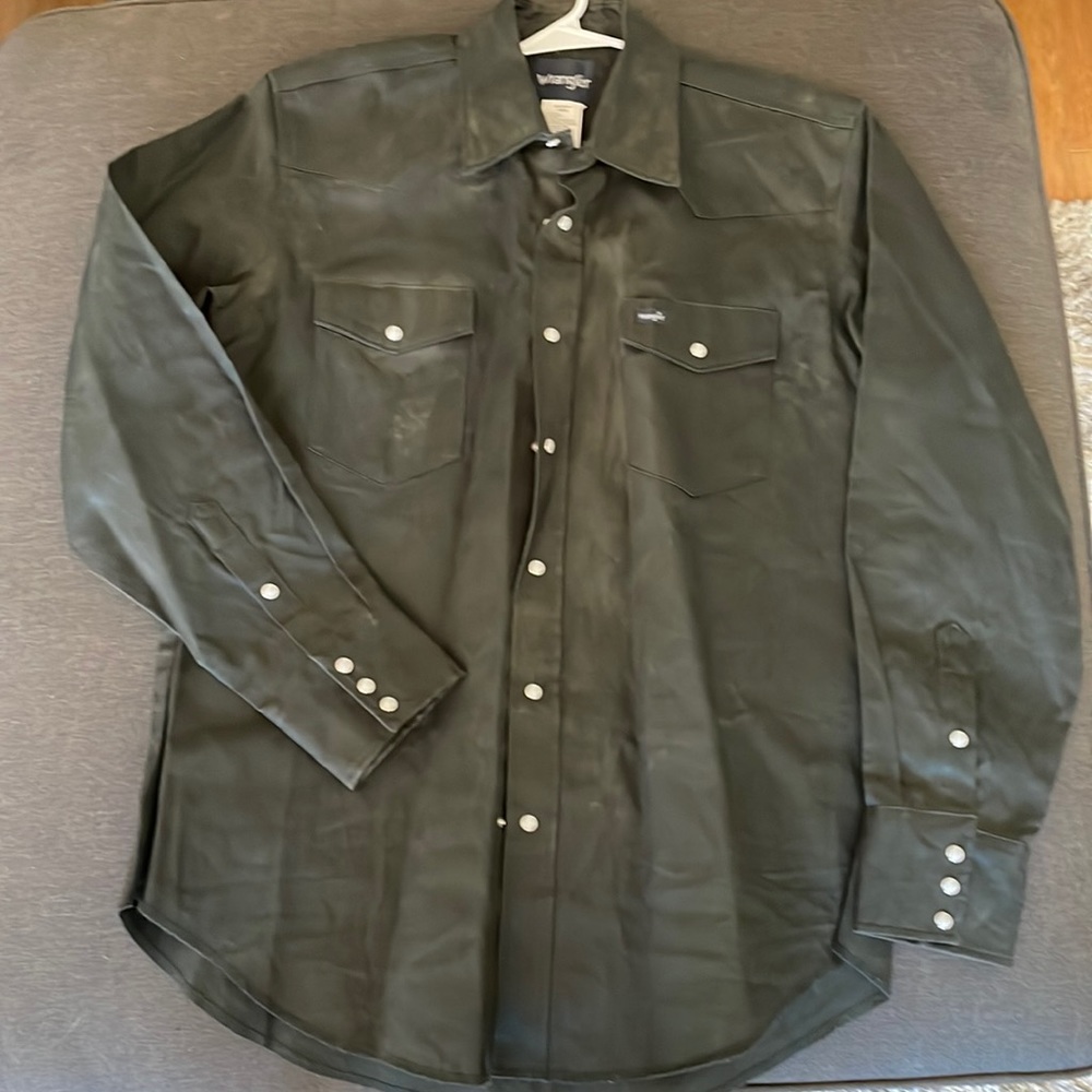 Black cotton Wrangler western shirt L white pearl snaps.